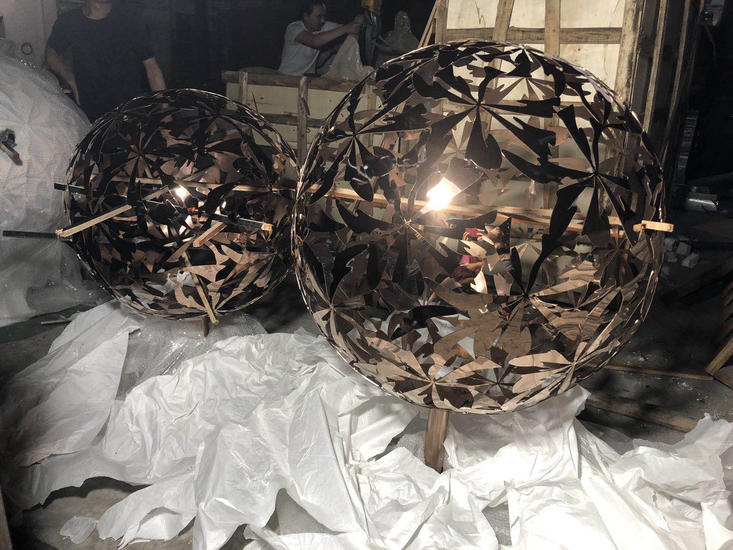 不銹鋼鏤空圓球雕刻