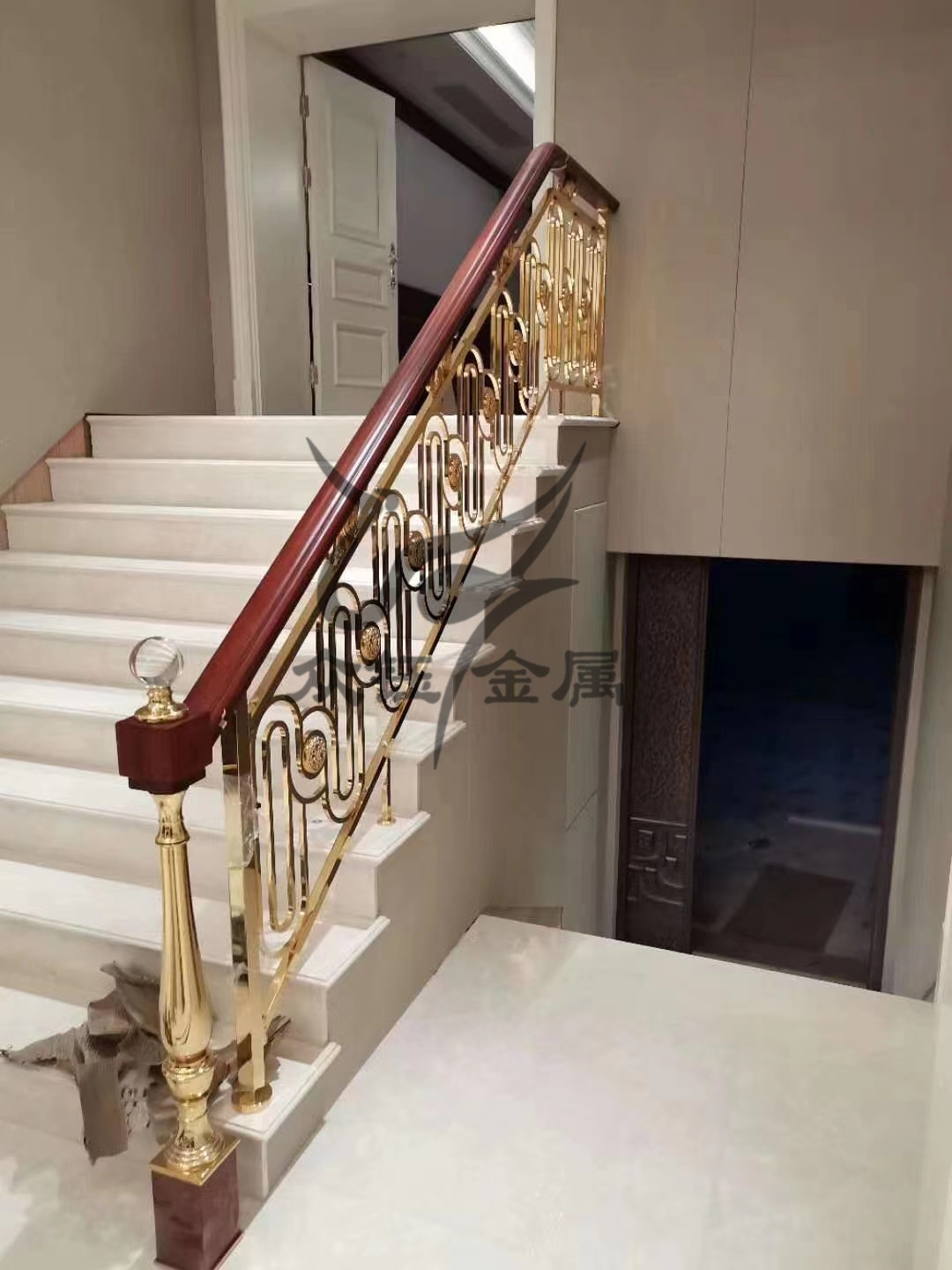新中式鍍金鋁藝樓梯護欄